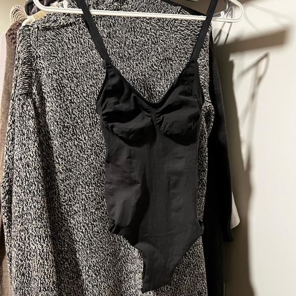 Skims bodysuit - Picture 3 of 5